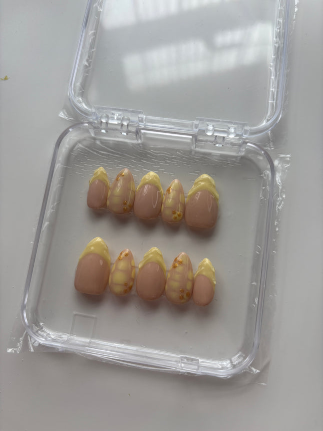 Press on nails