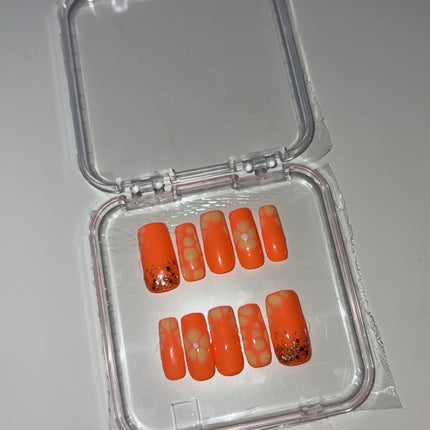 Custom made press on nails