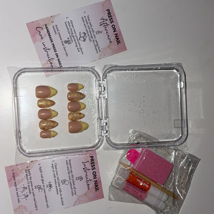 Press on nails