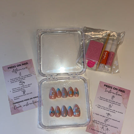 Press on nails