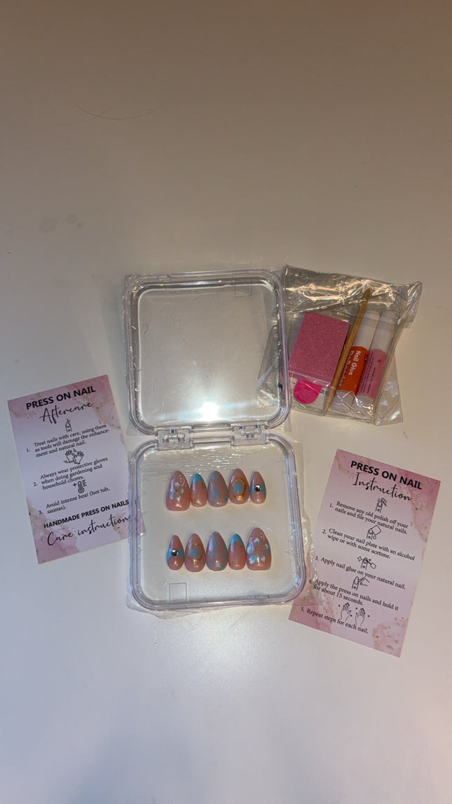 Press on nails