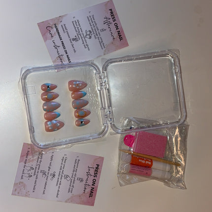 Press on nails