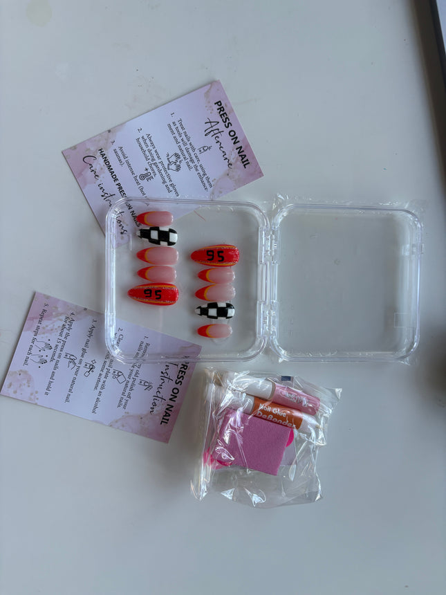 Press on nails
