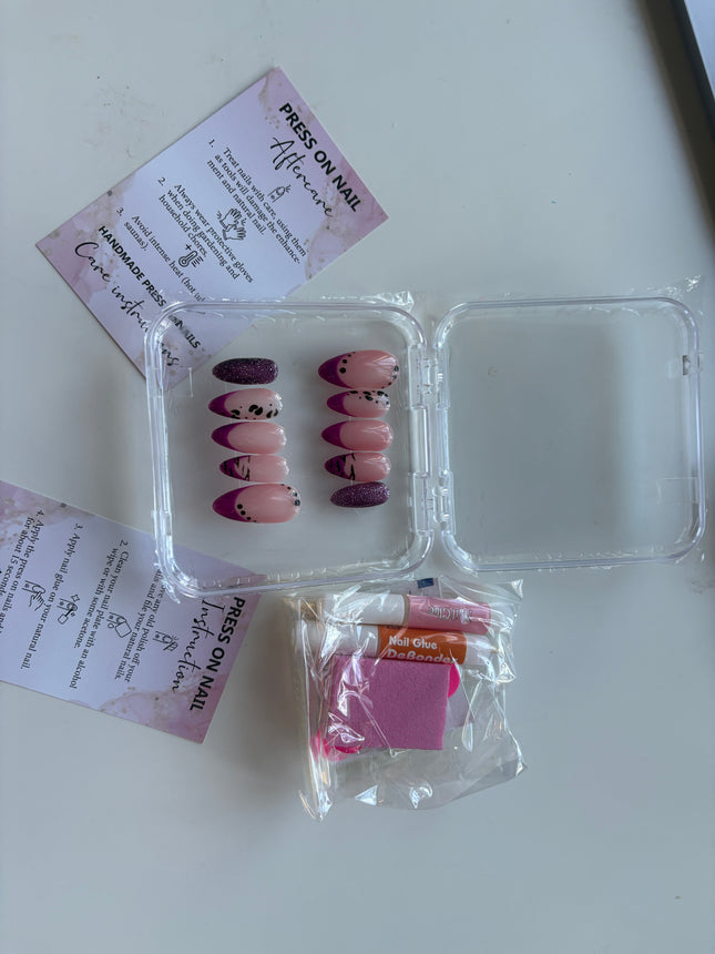 Press on nails